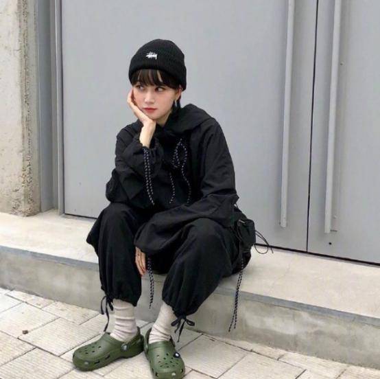 设计|冬季大家越发的倾向于用保暖性质绝佳的羽绒服替代年轻时候的大衣和针织外套