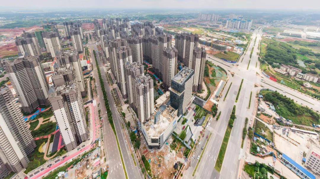 千亩大盘惊现“牵手楼”后续：业主很淡定_头条