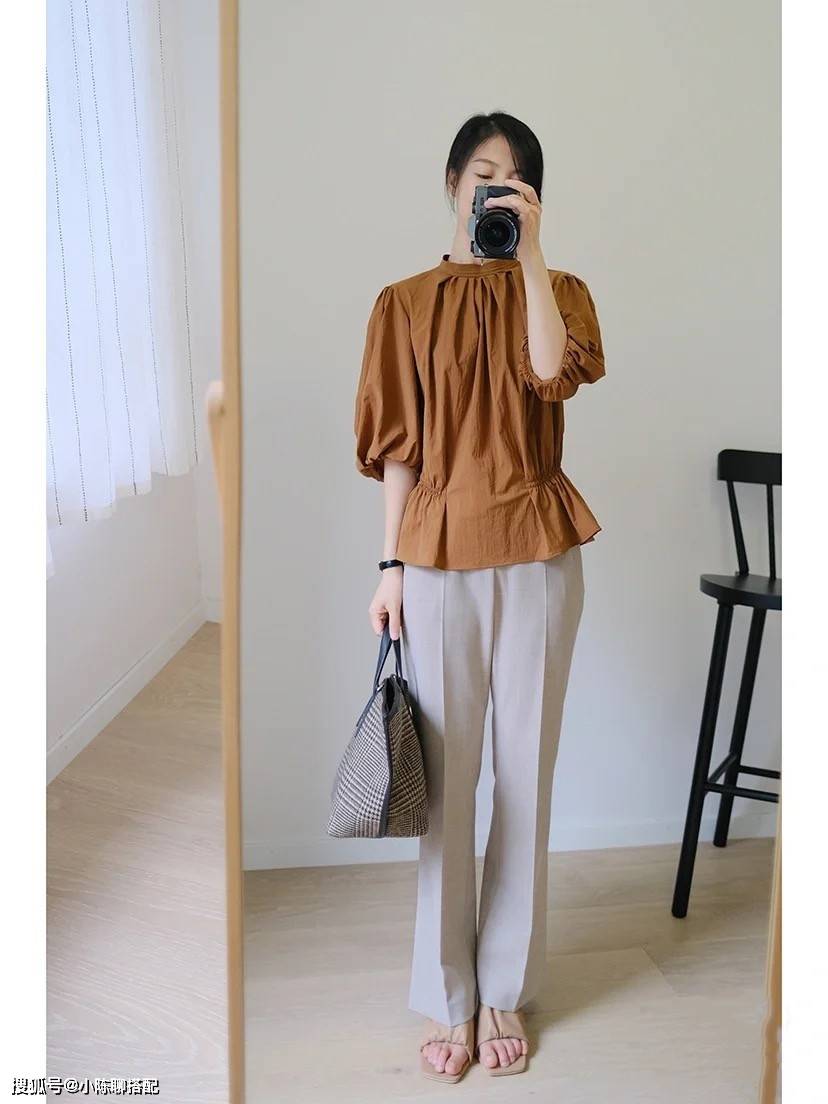 服装|女人到了中年，穿衣打扮要“得体”，更要学会不装嫩也不显老