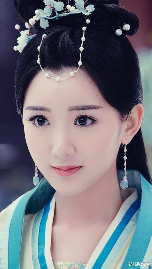 灵气|11双自带“美瞳”效果的眼睛,杨幂毛晓彤上榜,而她的眼睛会说话