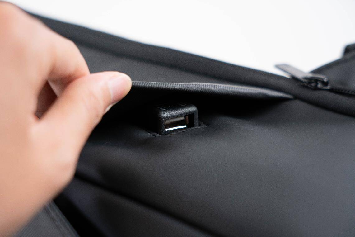 防水|主打“零感”的地平线8号零感背包brief到底怎么样？
