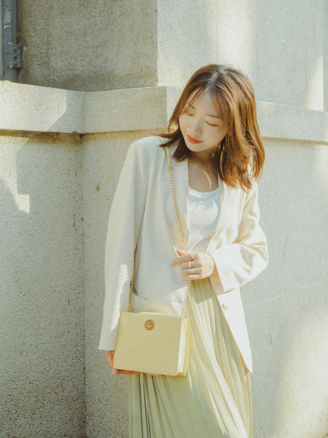 感觉|秋季,针织衫怎么穿出高级感?搭配这几个基础款,绝对惊艳