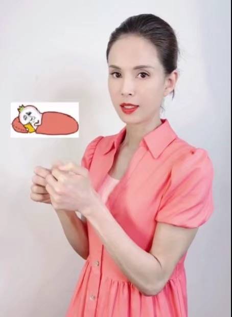 网友|李若彤身材干瘦，皮肤焉瘪俨然一个老太太，就别营销漂亮冻龄了！