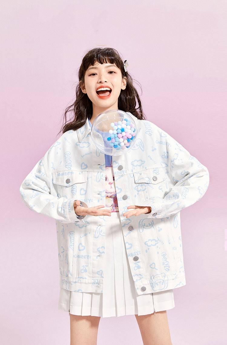 个性|摆脱普通牛仔外套的大众化穿搭,这样选择,能让你展现惊艳的美感