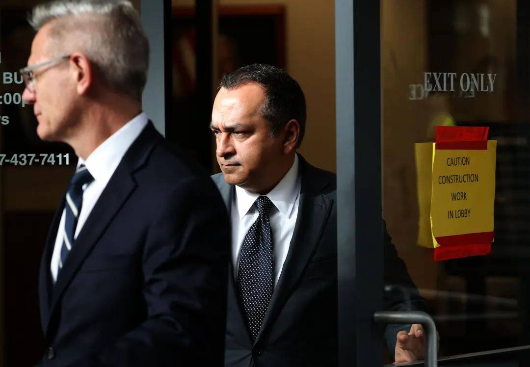 女版"史蒂夫·乔布斯"兴衰成败!_霍姆斯