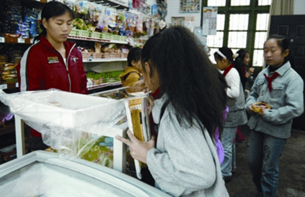 睡眠|教育部传来“坏消息”，中小学将取消这项服务，学生：快乐没了