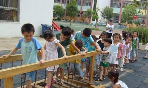 严重|“我要回家我找妈妈”！入园哭闹症严重的孩子，多半来自三种家庭