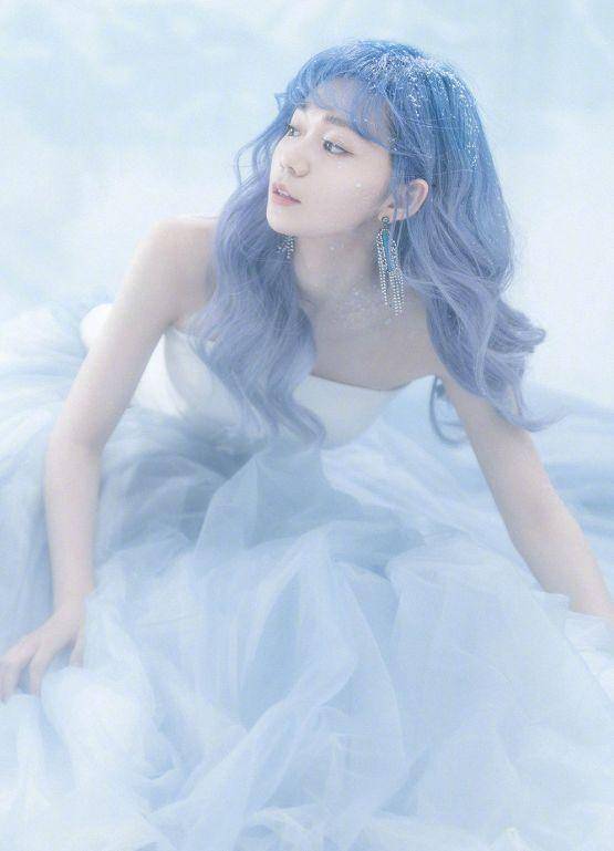 女孩子|女星精灵妆:baby惊艳,娄艺潇高贵,看到伊能静:谁信这是52岁?