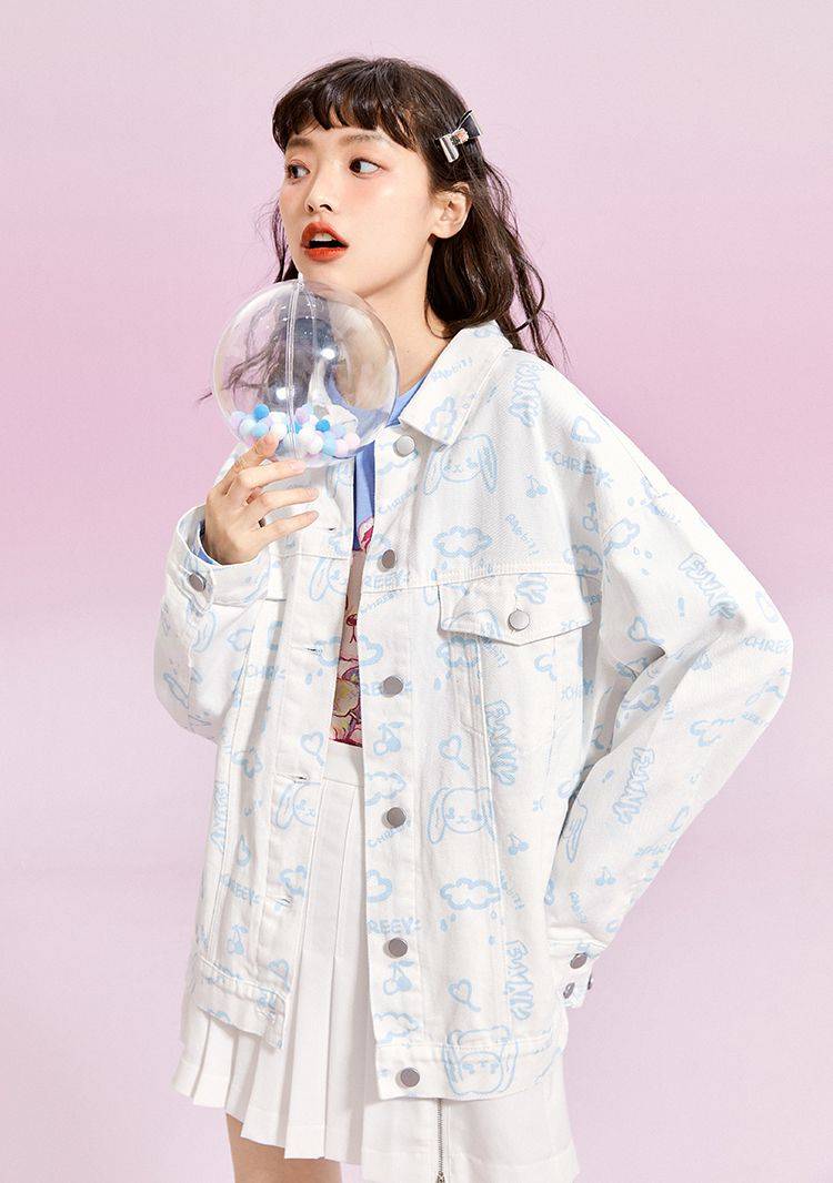 个性|摆脱普通牛仔外套的大众化穿搭,这样选择,能让你展现惊艳的美感