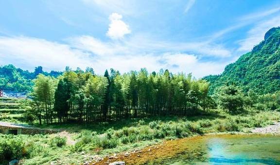浙江温州最美的江，宛若色彩丰富的山水画卷，不仅有美景还有美食