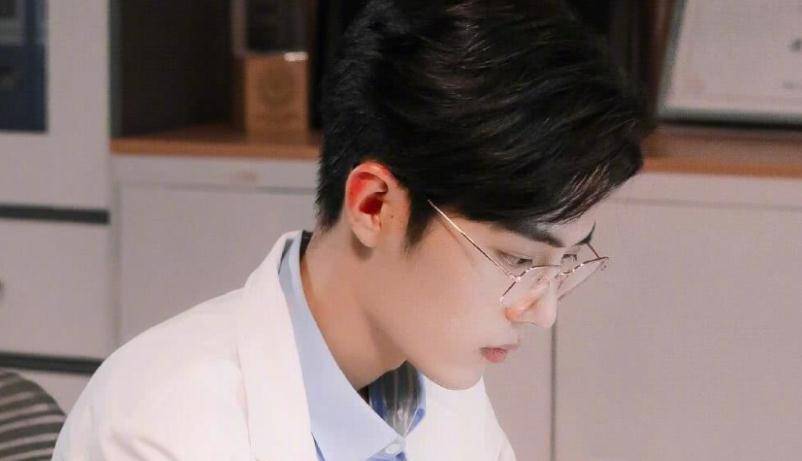 都市|《余生》刚定档，肖战又一都市剧要来了？女一号争角大战一触即发