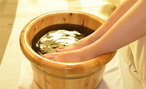 因为|“抗衰老”的10种行为，泡脚排在第6，第1或是关键