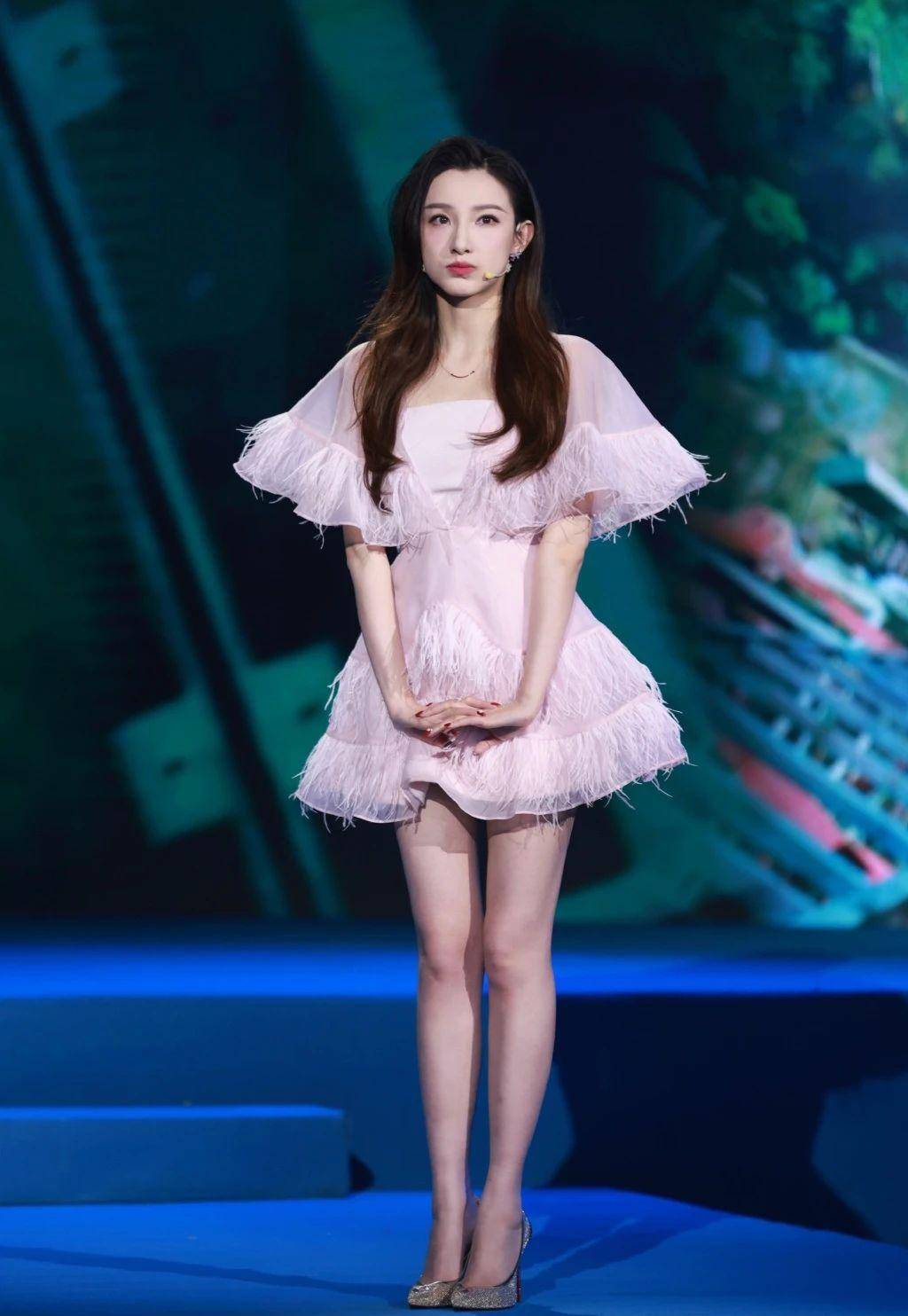 原创愤怒!越南球迷评价国足:李铁将失去工作,中国应归化11个巴西人