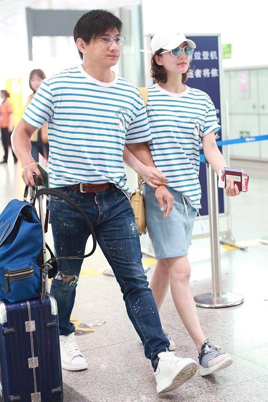 下半身|吴奇隆刘诗诗亲密挽手，身穿情侣装好吸睛，真是“狗粮”满天飞