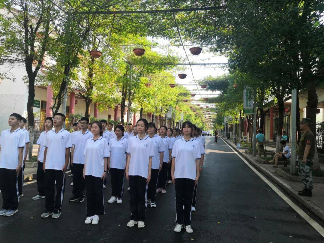 超燃超震撼直击湘潭市第二中学高一军训会操及表彰大会