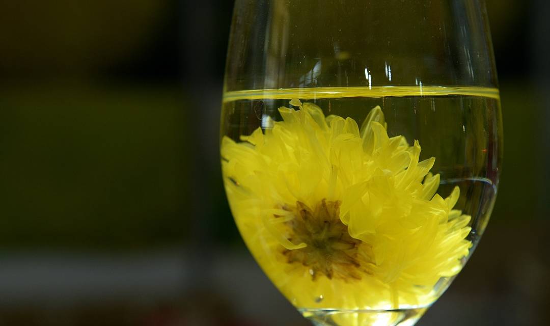 饮食|误以为皮肤过敏,却查出肝硬化,提醒:皮肤1处异常多是肝脏病变