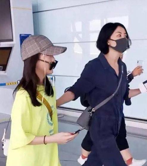卫衣|李嫣风格大变成淑女！染回黑发穿运动装，一身造型比闺蜜还低调