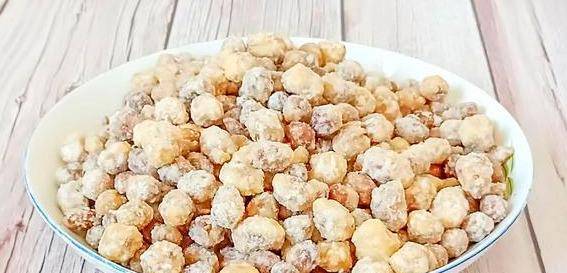 小厨|冬天孩子迷上吃此零食,营养比鸡蛋高3倍,不炸不煎,越吃越解馋