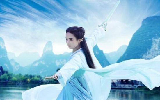 baby|女星古装持剑造型，杨紫最神，baby拿刀切菜