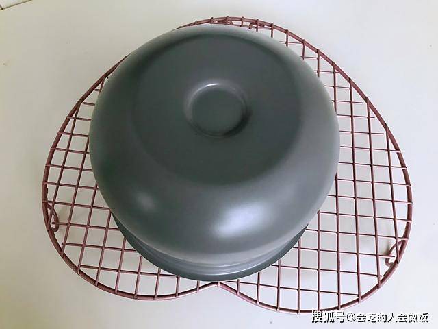 dd|电饭煲做出蓬松dd蛋糕，方法是关键，很多人做错，难怪像大饼大