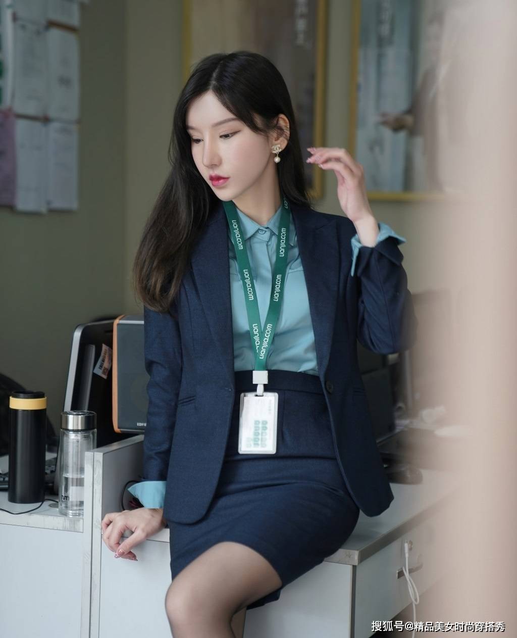 藏蓝色|职场穿搭：一条时尚又干练的套装裙是你不容错过的选择