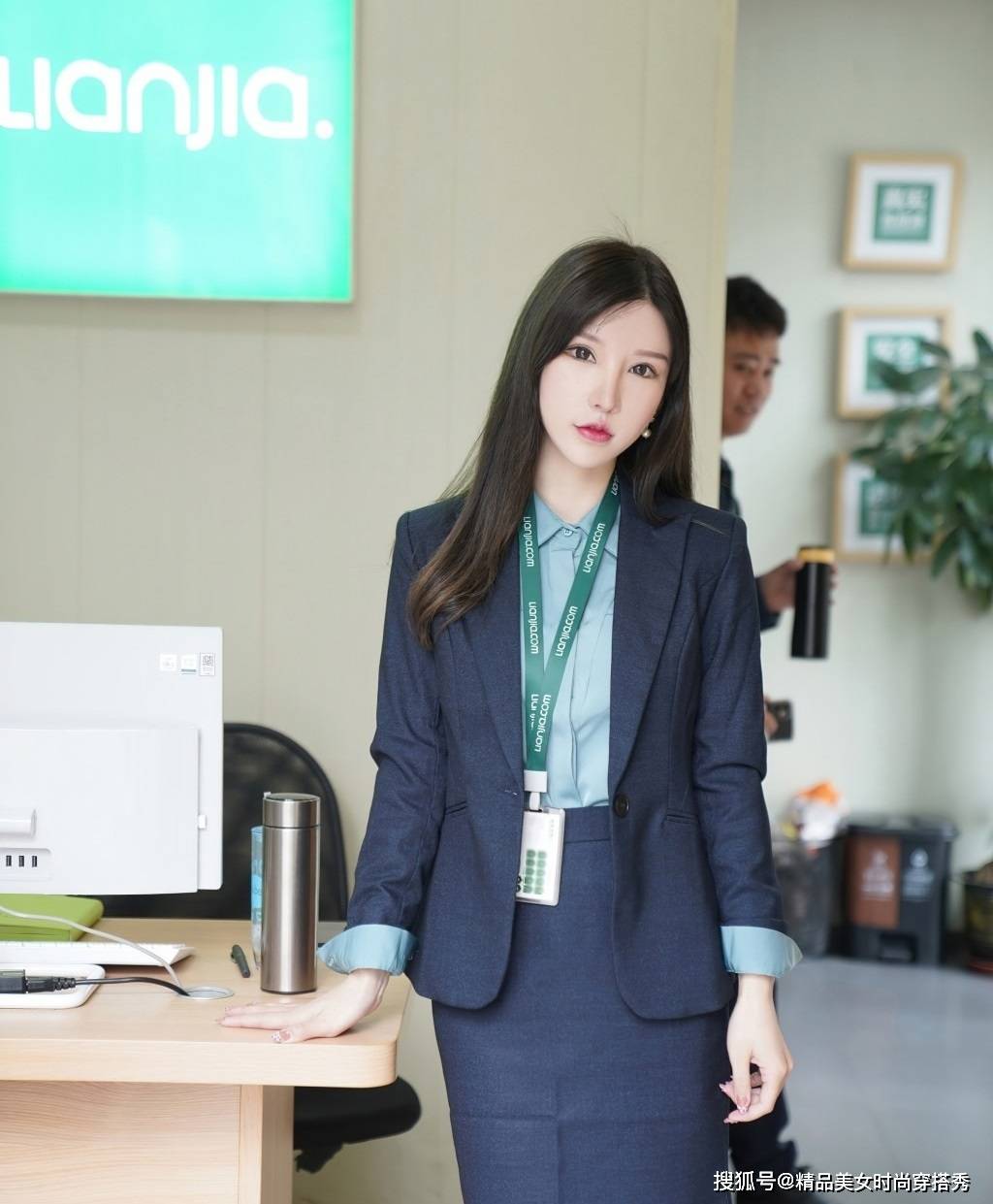 藏蓝色|职场穿搭：一条时尚又干练的套装裙是你不容错过的选择