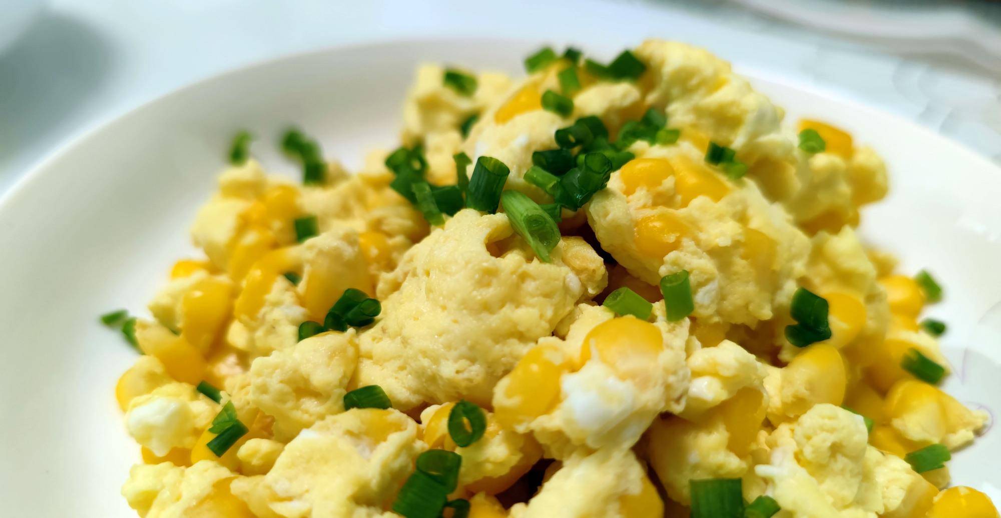 美食|鸡蛋这样做滑嫩香甜,不炒不蒸不用一滴油,上桌一下子孩子抢着吃