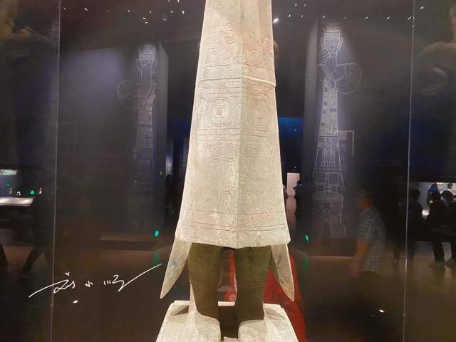三星堆博物馆 青铜大立人 三星堆文化_世界博物馆之谜