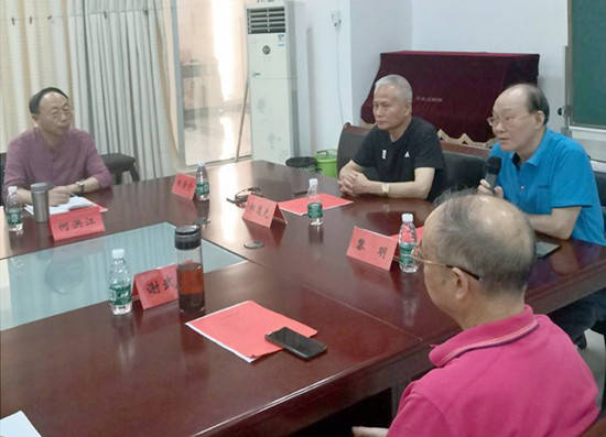 四川省军区老干部大学举办座谈会隆重庆祝教师节