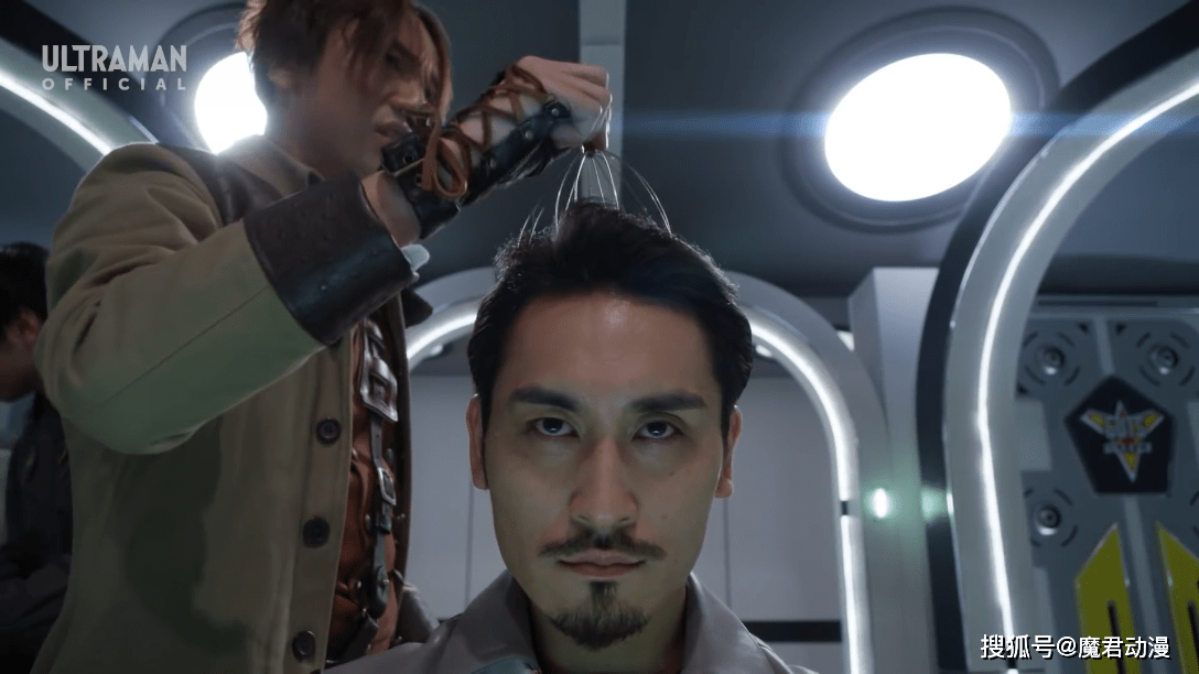 其实特利迦也不是剧情不好,只是一开始对他的期待
