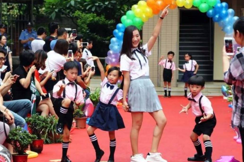 办学|排队抢入学名额已成过去，多地幼儿园开学遇冷，出现“一孩难求”