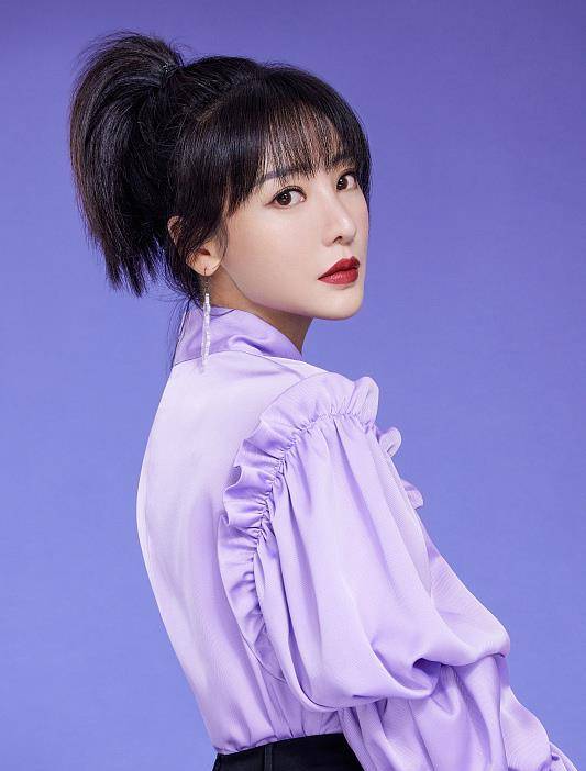 显示|柳岩写真风格大变，一改性感御姐风，变成清纯少女风