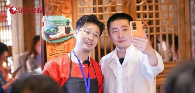 黄明昊|《极限挑战》岳云鹏“变身”胖哪吒，不顾形象跑外卖