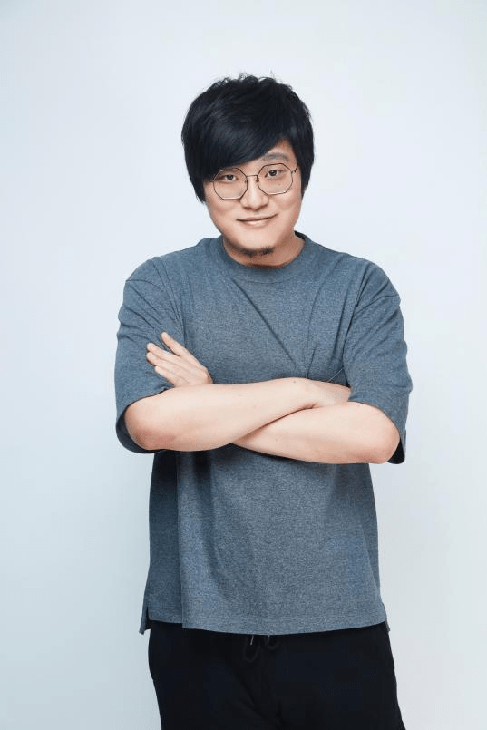 这个世界是我看的坟"两年前,一段关于"孤独"的诠释曾经让王建国成为