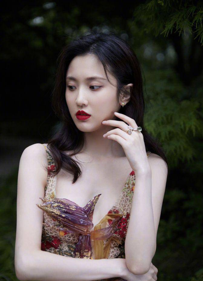 小豹|慧雯松韵李凯馨，谁是最美“包子脸”？