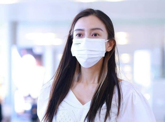 好身材|杨颖这一身又纯又时尚,镂空露肚脐一样不落,是纯欲风没错了