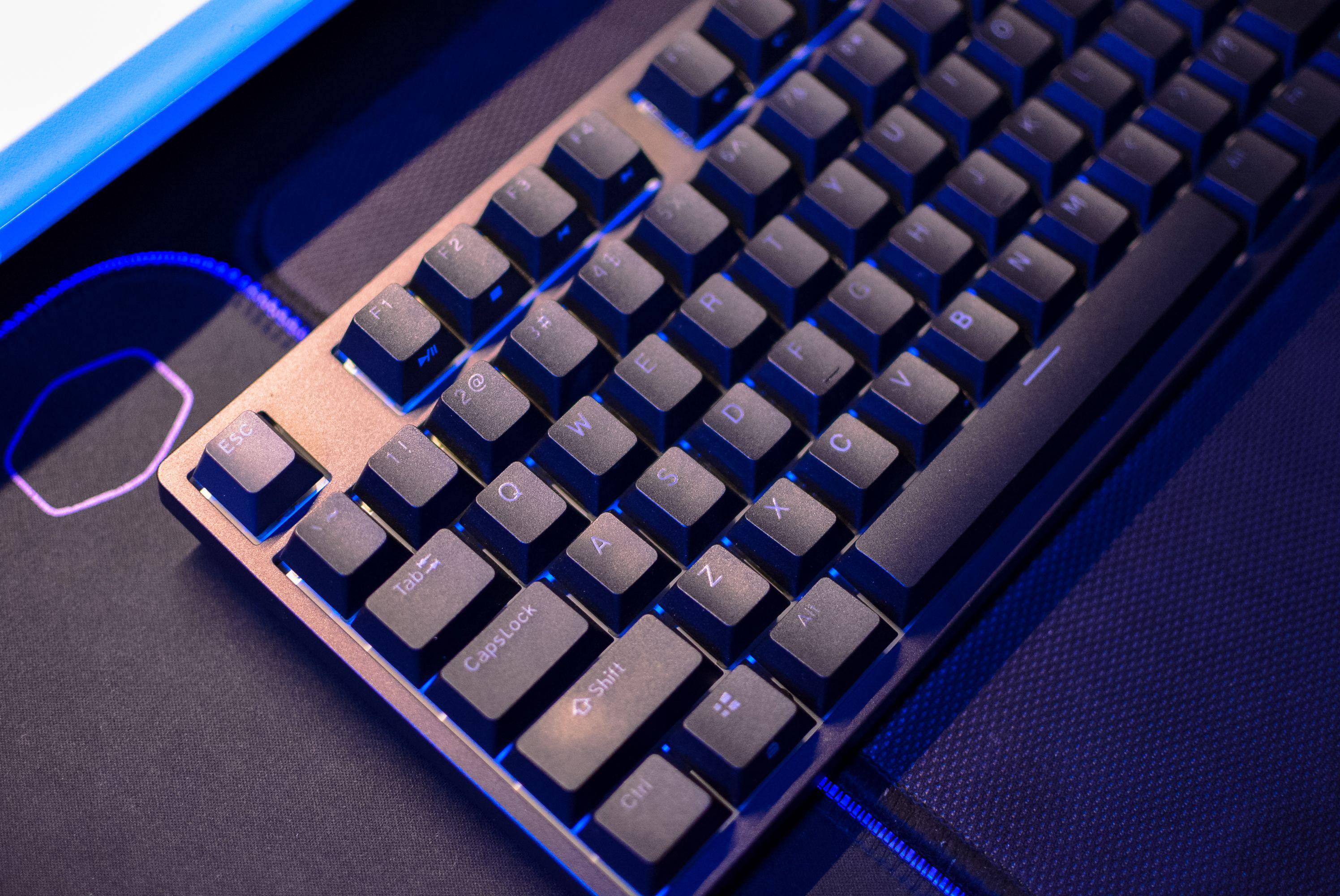 机械键盘究竟该怎么选择原厂银轴rgb静音杜伽k310深度评测