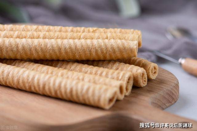 挺香|宁可多吃荤菜，也不要碰3种零食，吃着挺香，热量高易长肉