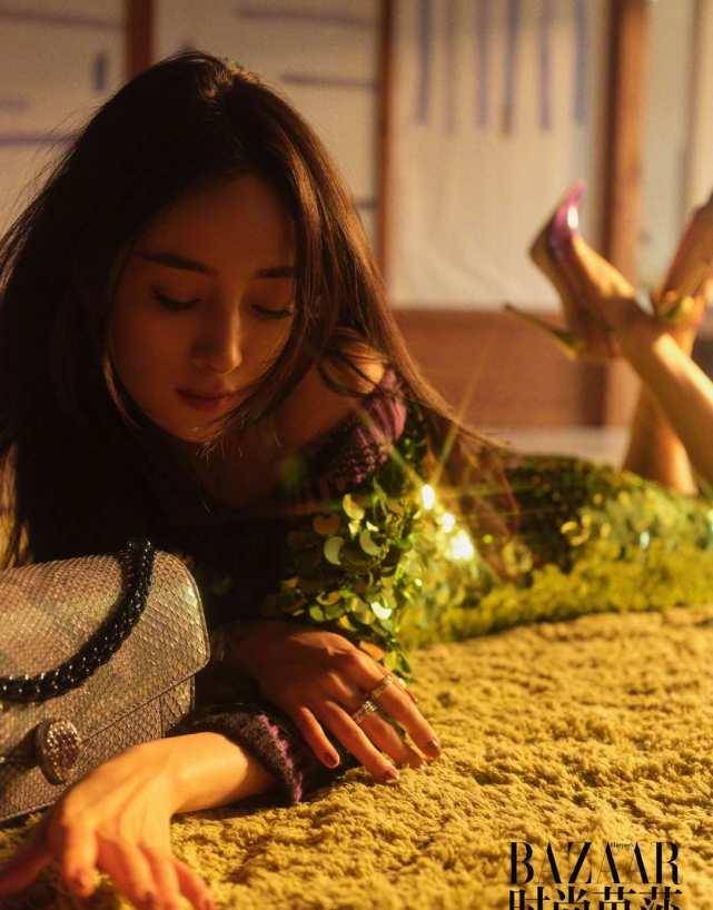 好身材|杨幂晒照大秀好身材，纤细美腿惹人羡，却因坐姿不雅惹争议