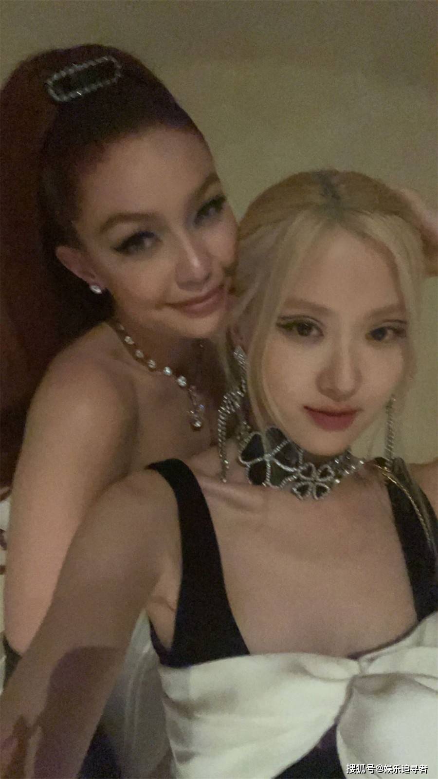 Hadid|Gigi Hadid追星BLACKPINK Rose成功,两人发布亲密合照!