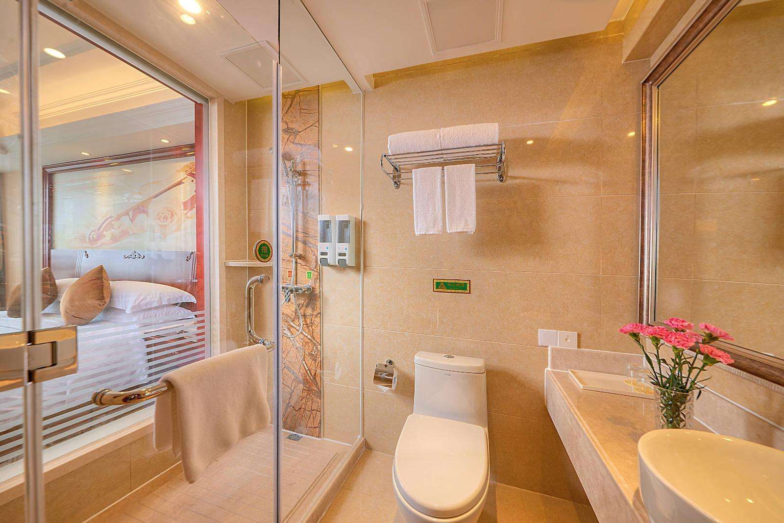 开放式厨房人人都知道,可是你听说过开放式卫生间吗?