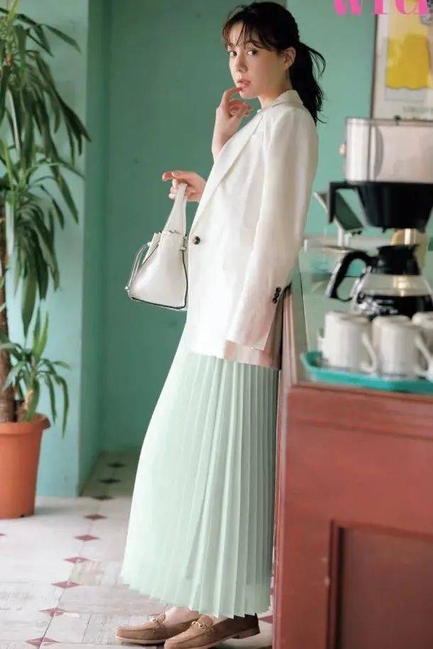 风衣|秋季穿搭没头绪？这样穿轻松美出时尚感！