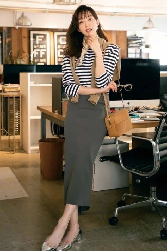 风衣|秋季穿搭没头绪？这样穿轻松美出时尚感！