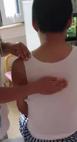 分泌物|【护理科普】如何帮老人把痰液排出来?