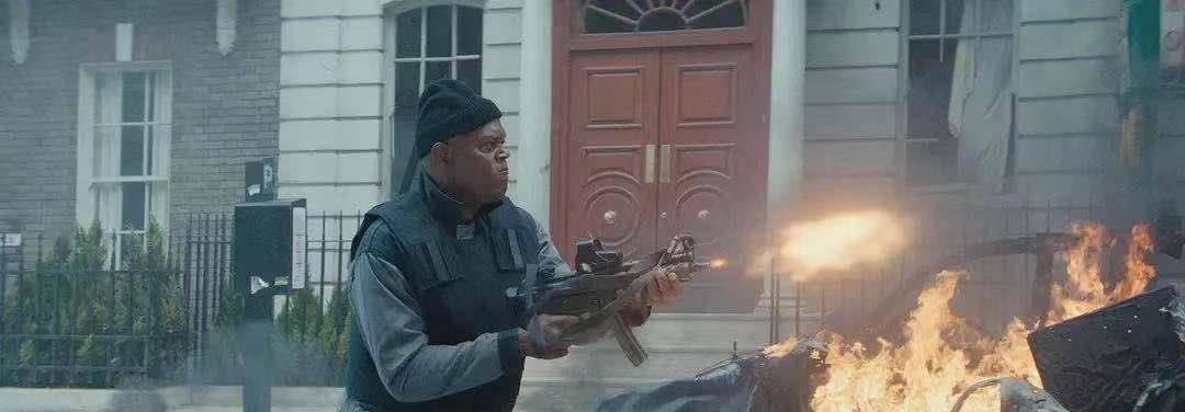 Roussel|《王牌保镖》小贱贱+局长，这片真不错