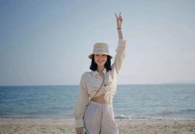 美人|杨采珏穿衬衫是法式美人,怎么我穿就成了法式土狗?