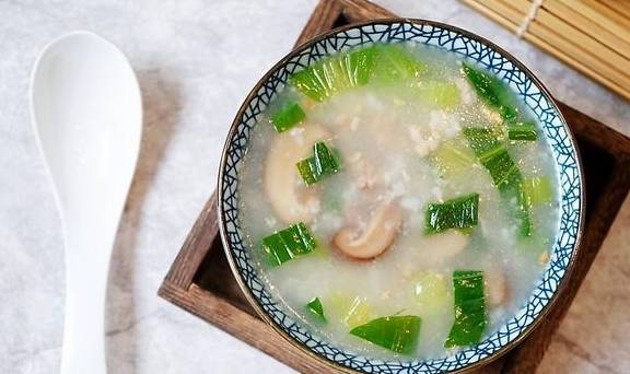 蔬菜|秋季早餐，得常喝这种蔬菜粥，口感咸香糯滑，促进食欲一天都精神