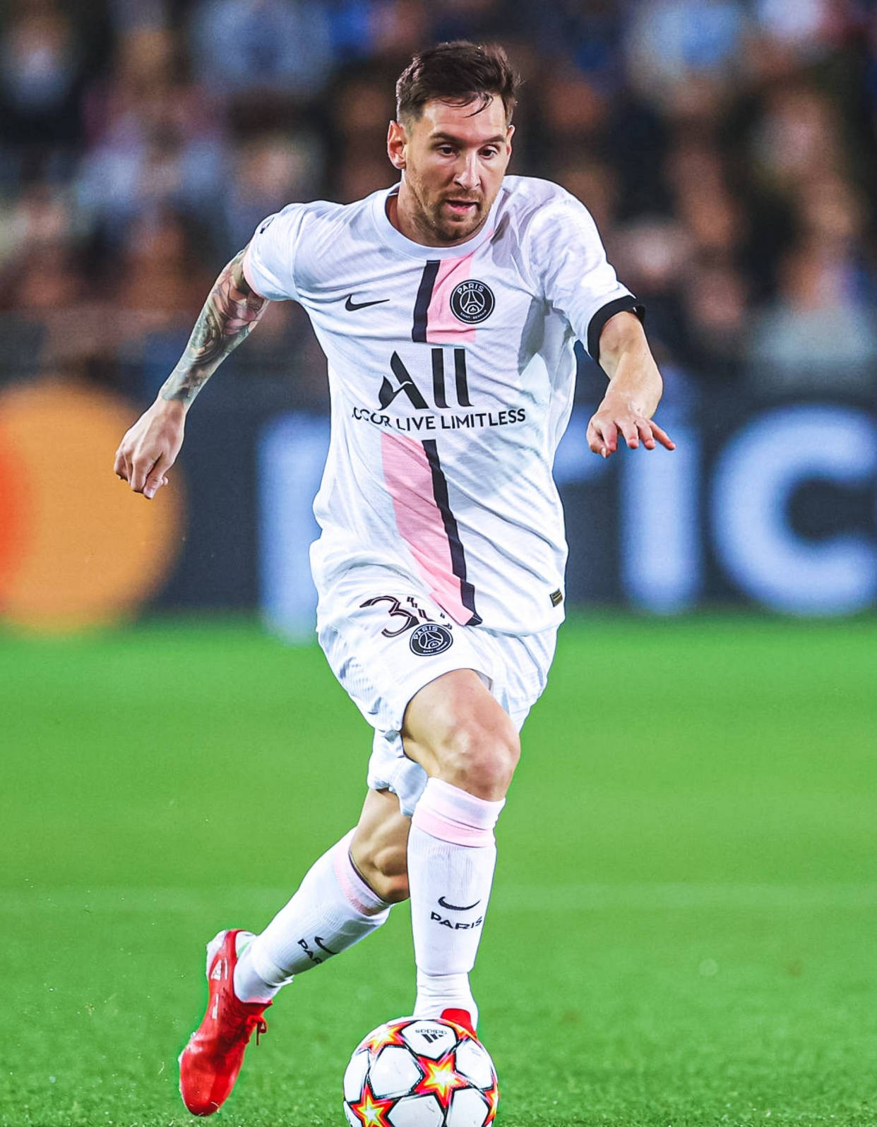 开始连环两人,达尼洛以及德拉克斯勒替换下了维纳尔杜姆以及帕雷德斯