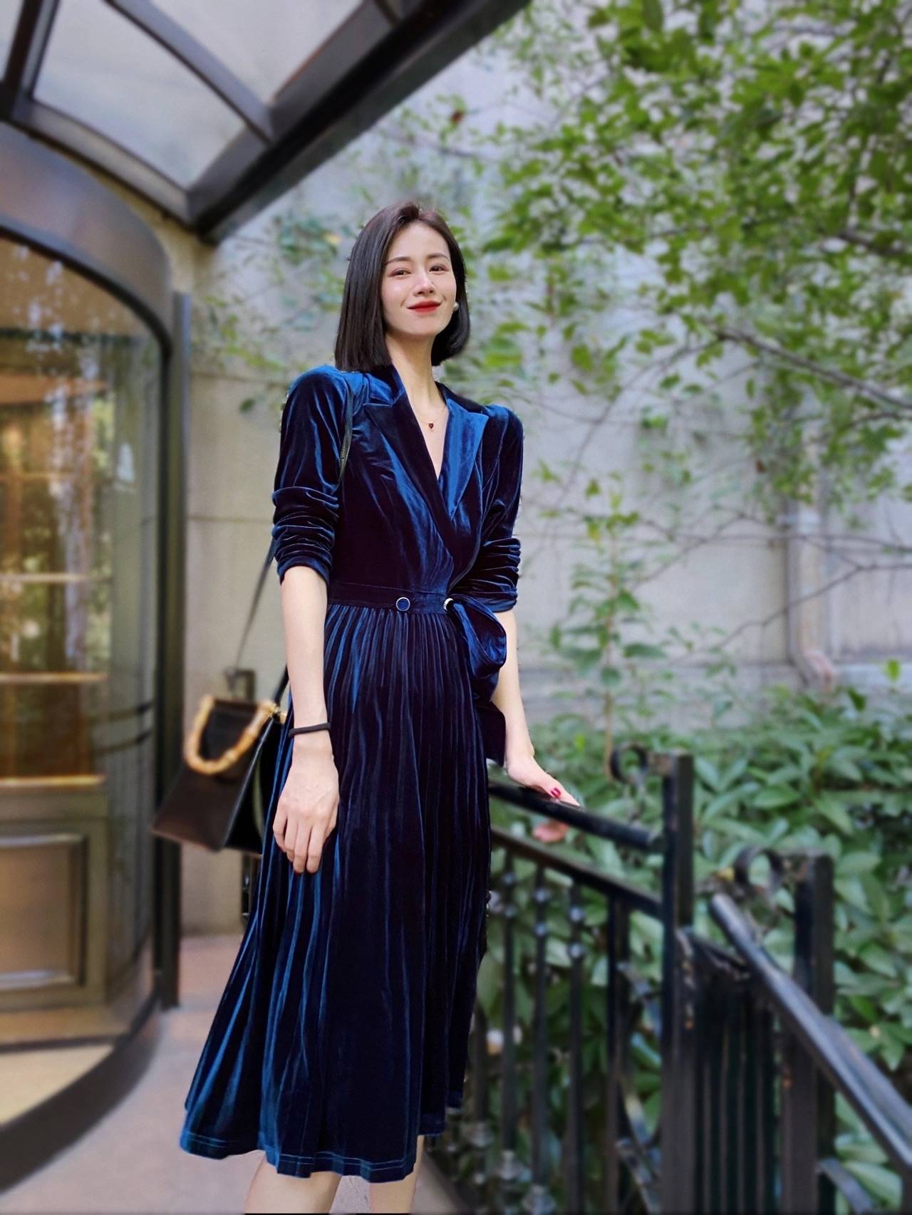 光泽感|职场穿搭丨37岁如果不再年轻,那就一直优雅吧