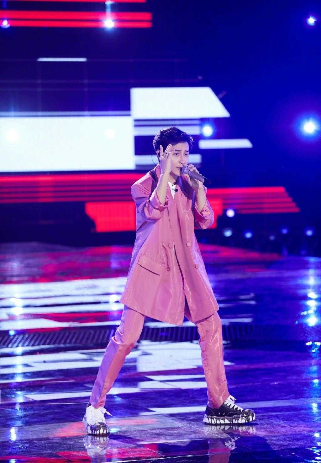 通身|陈志朋暴瘦20斤帅爆了，穿粉色西装像90后，油腻大叔变小鲜肉